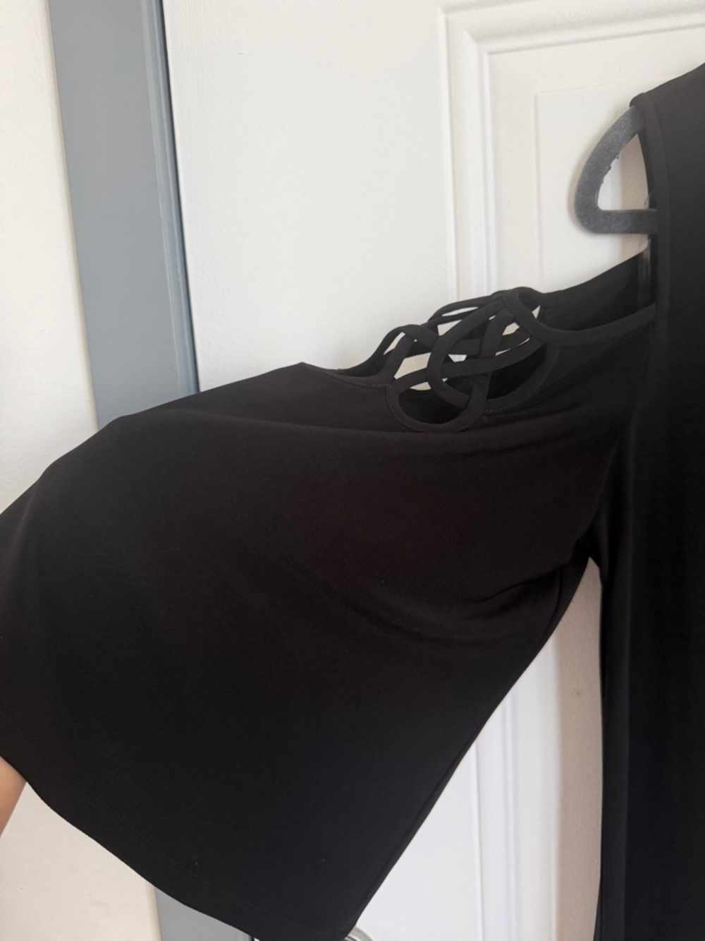 MSK Black Cold-Shoulder V-Neck Midi Dress with Lattice Sleeve Detail Medium NWT - Picture 5 of 9
